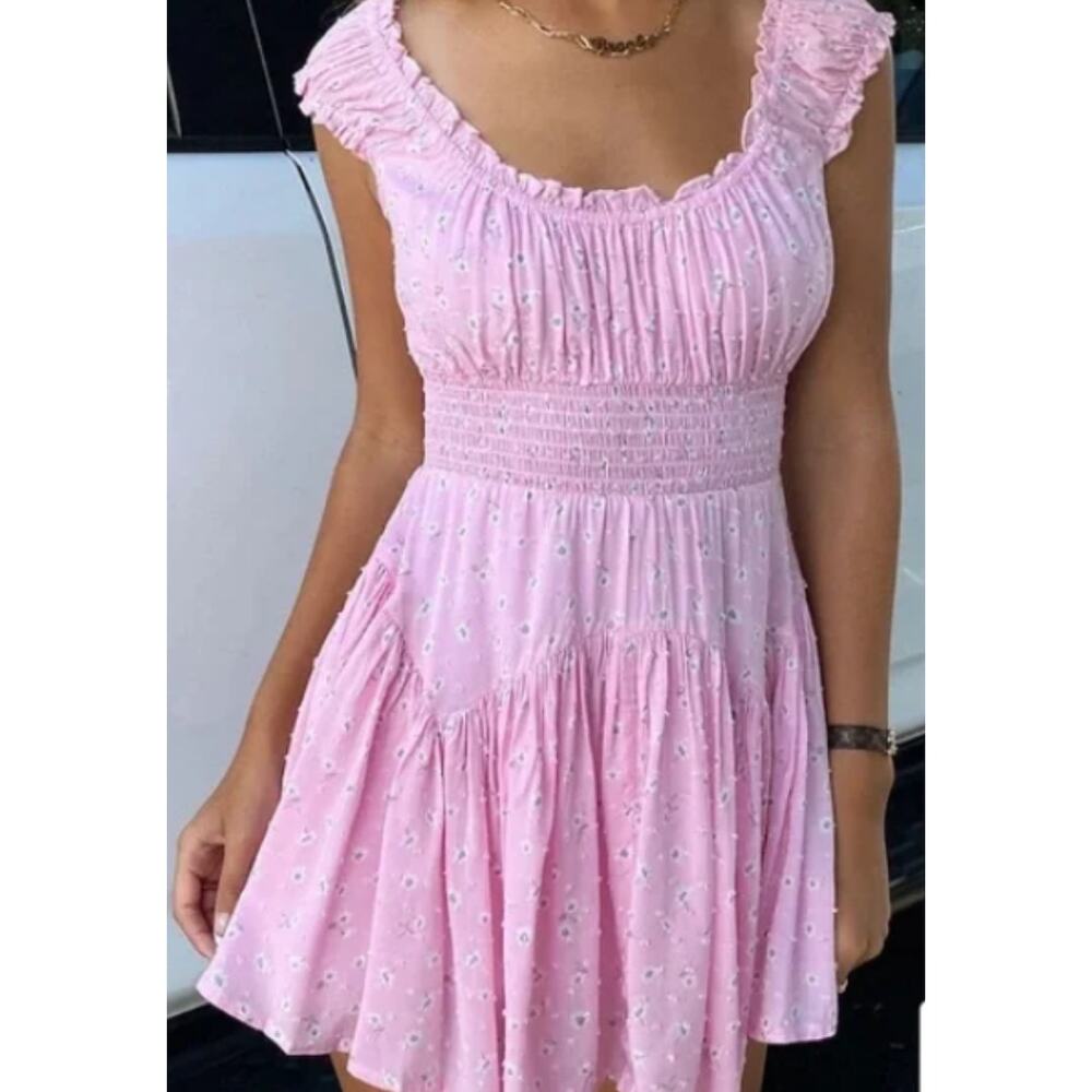 Isabelle’s Cabinet Naomi Pink Floral Romper L Pink Embroidered Summer
